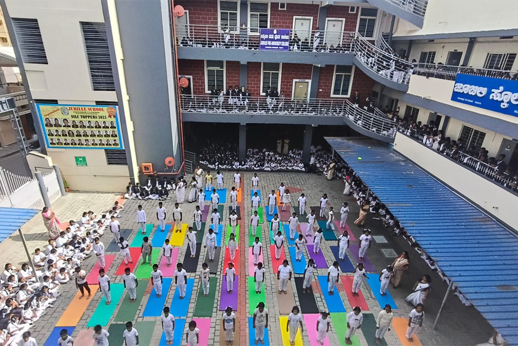 imgi_12_yoga-day2511