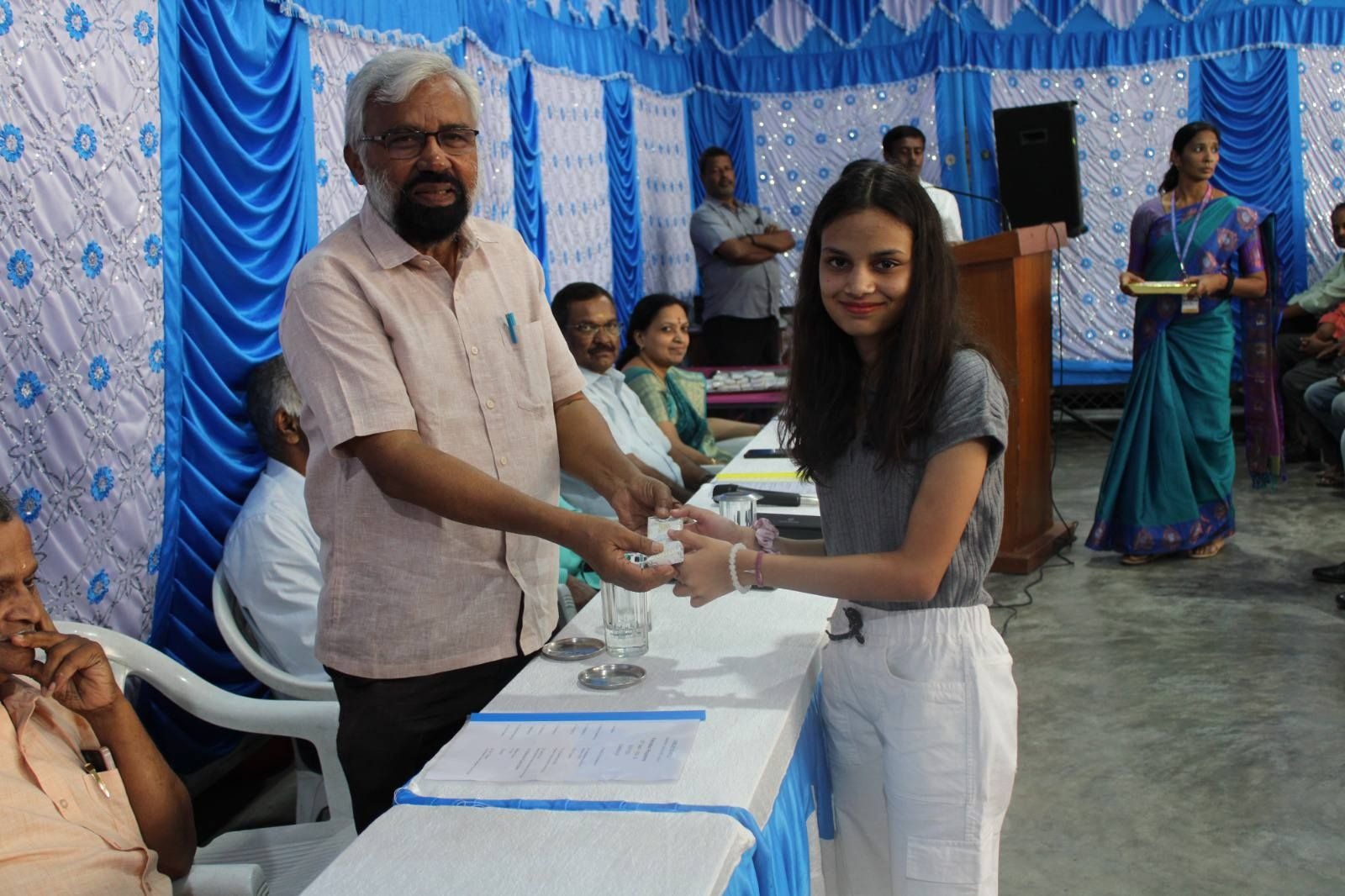 imgi_13_felicitation2512