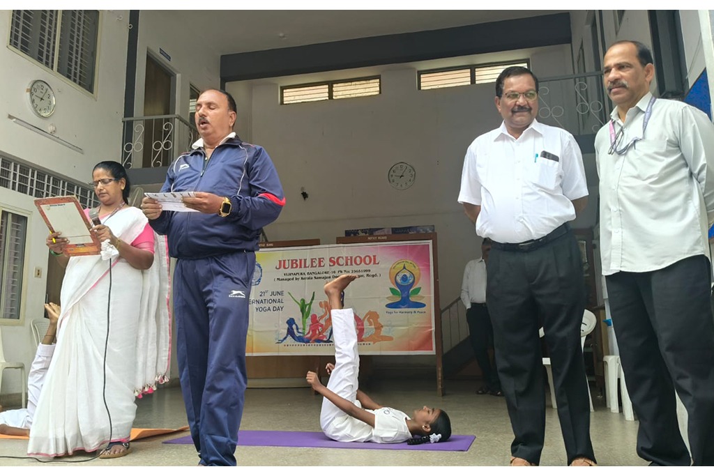 imgi_14_yoga-day2513
