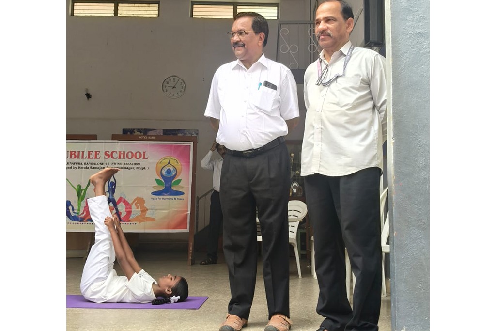 imgi_6_yoga-day2505