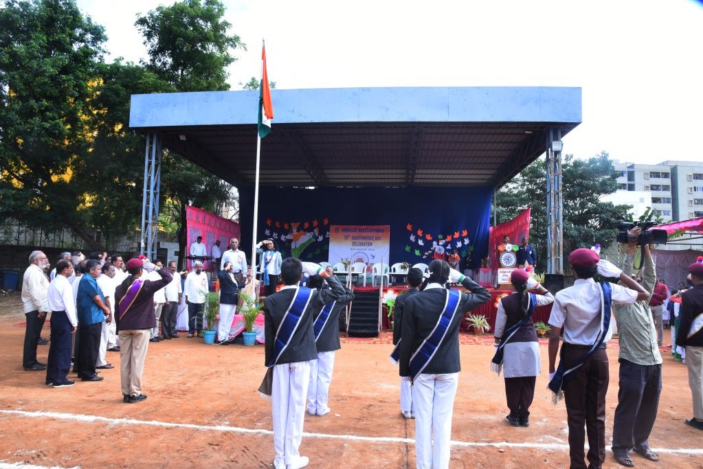 imgi_7_jbl-independence2506